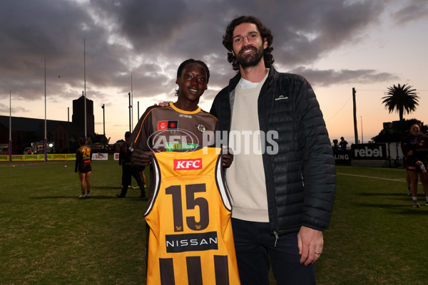 AFLW 2025 Round 02 - Hawthorn v Carlton - A-61690364