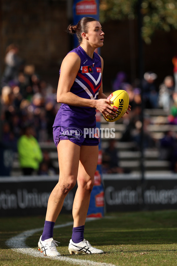 AFLW 2025 Round 02 - Fremantle v Brisbane - A-61691003