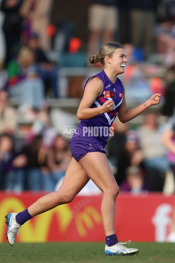 AFLW 2025 Round 02 - Fremantle v Brisbane - A-61691038
