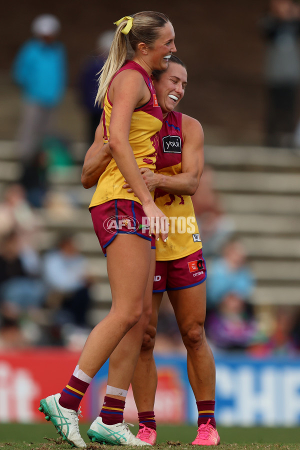 AFLW 2025 Round 02 - Fremantle v Brisbane - A-61697471