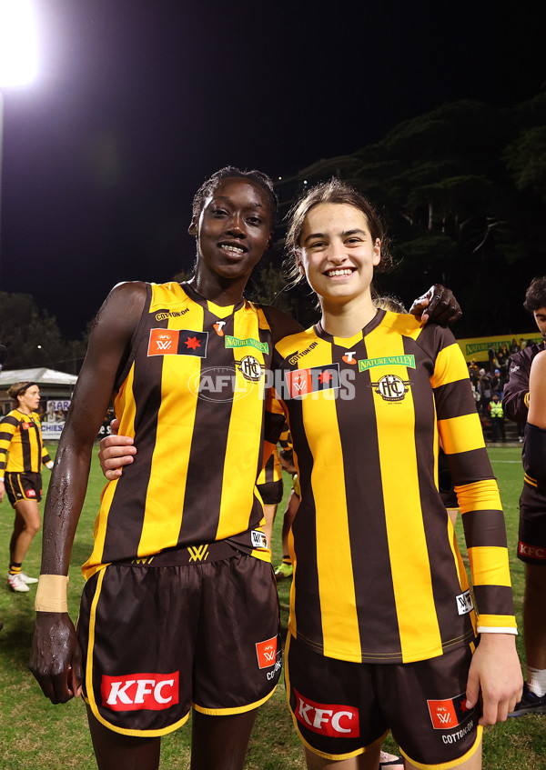 AFLW 2025 Round 02 - Hawthorn v Carlton - A-61702631