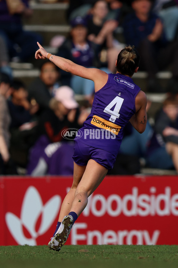 AFLW 2025 Round 02 - Fremantle v Brisbane - A-61702685