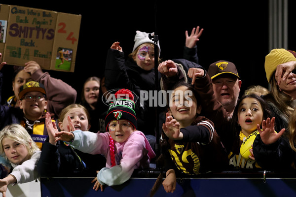 AFLW 2025 Round 02 - Hawthorn v Carlton - A-61706453