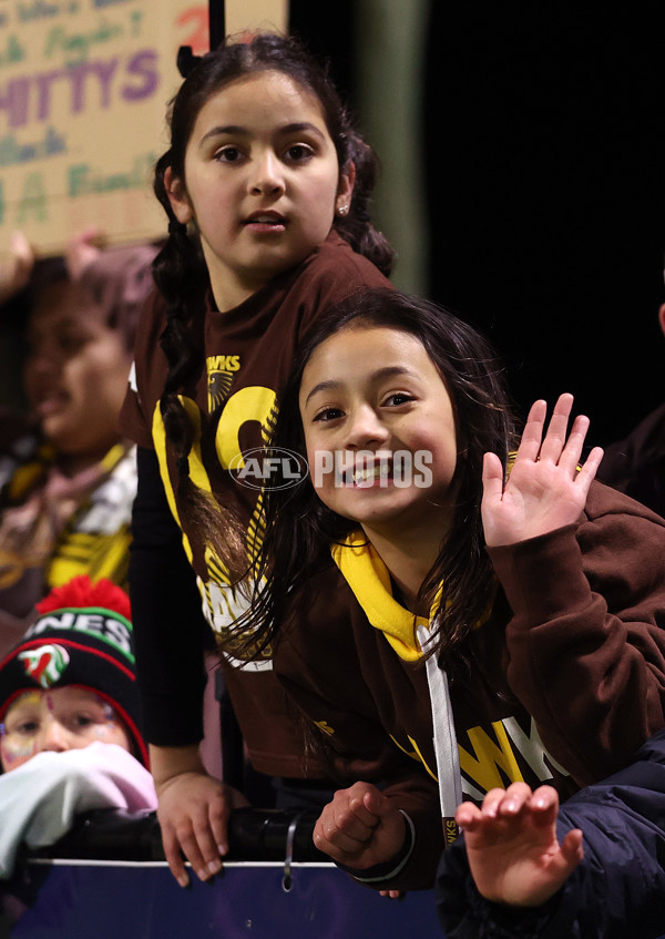 AFLW 2025 Round 02 - Hawthorn v Carlton - A-61707819