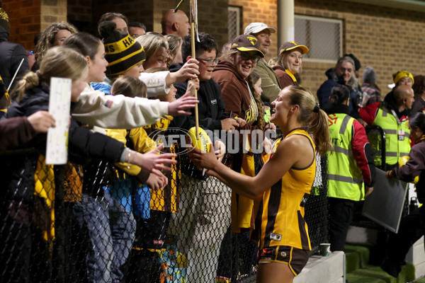 AFLW 2025 Round 02 - Hawthorn v Carlton - A-61707822