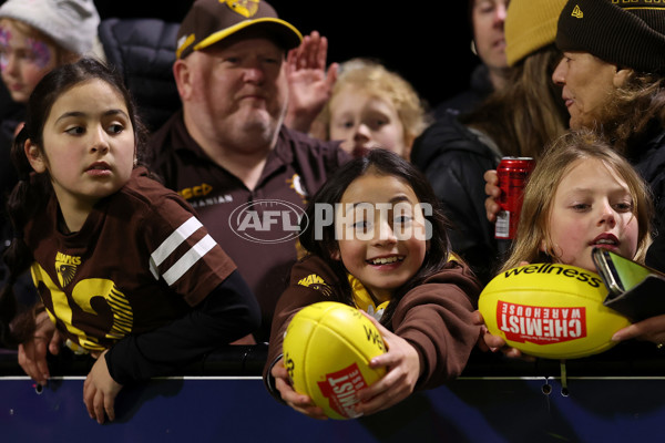 AFLW 2025 Round 02 - Hawthorn v Carlton - A-61707826