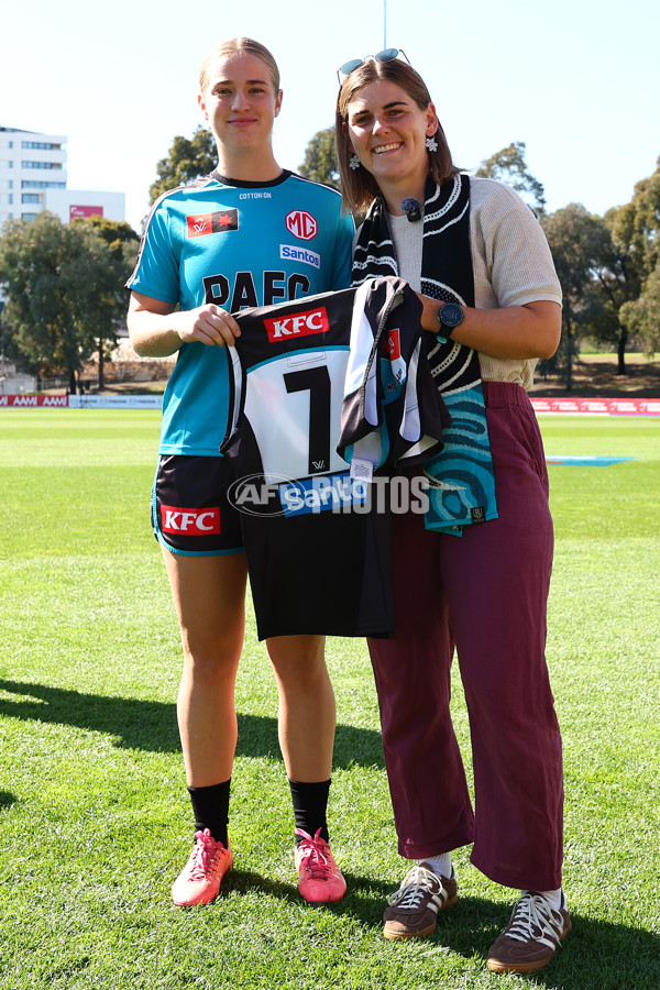 AFLW 2025 Round 02 - North Melbourne v Port Adelaide - A-61712363