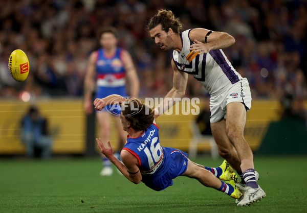 AFL 2025 Round 24 - Western Bulldogs v Fremantle - A-61736994