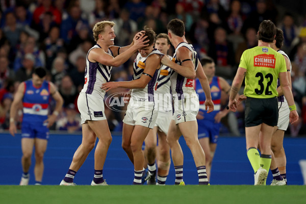 AFL 2025 Round 24 - Western Bulldogs v Fremantle - A-61744761