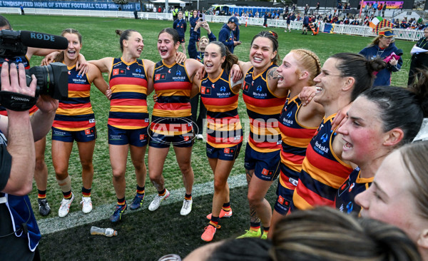 AFLW 2025 Round 02 - Adelaide v Geelong - A-61755933