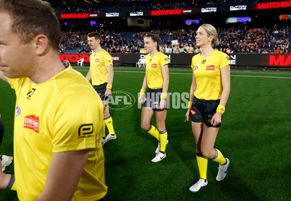 AFL 2025 Round 24 - Essendon v Carlton - A-61778852