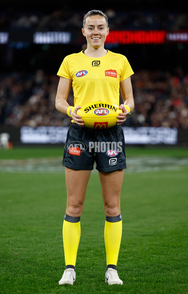 AFL 2025 Round 24 - Essendon v Carlton - A-61778854