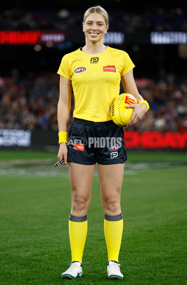 AFL 2025 Round 24 - Essendon v Carlton - A-61778855