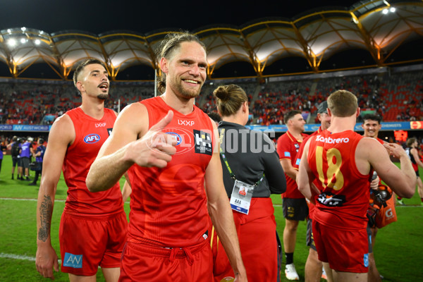 AFL 2025 Round 24 - Gold Coast v Essendon - A-61801073