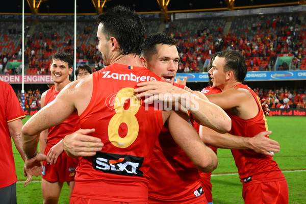 AFL 2025 Round 24 - Gold Coast v Essendon - A-61801075