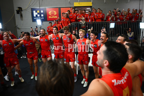 AFL 2025 Round 24 - Gold Coast v Essendon - A-61801079