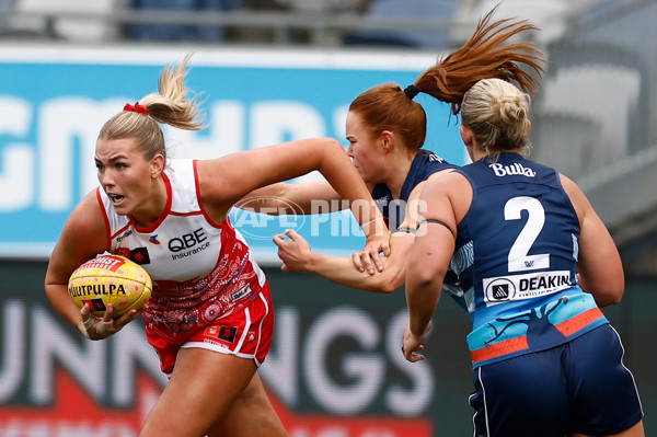 AFLW 2025 Round 03 - Geelong v Sydney - A-62097189