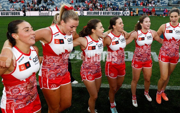 AFLW 2025 Round 03 - Geelong v Sydney - A-62110609