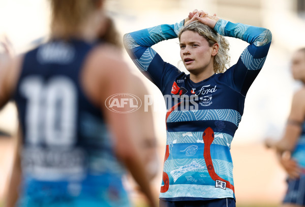 AFLW 2025 Round 03 - Geelong v Sydney - A-62110638