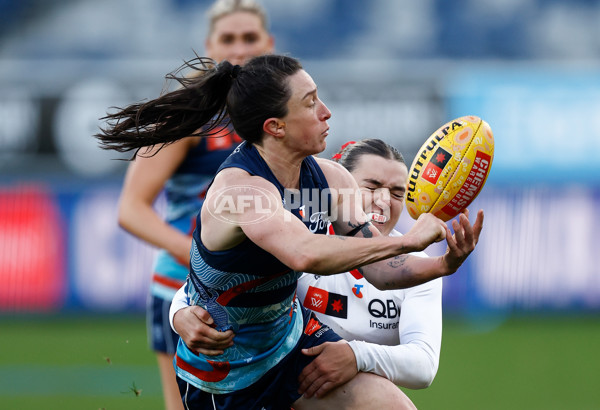 AFLW 2025 Round 03 - Geelong v Sydney - A-62113191