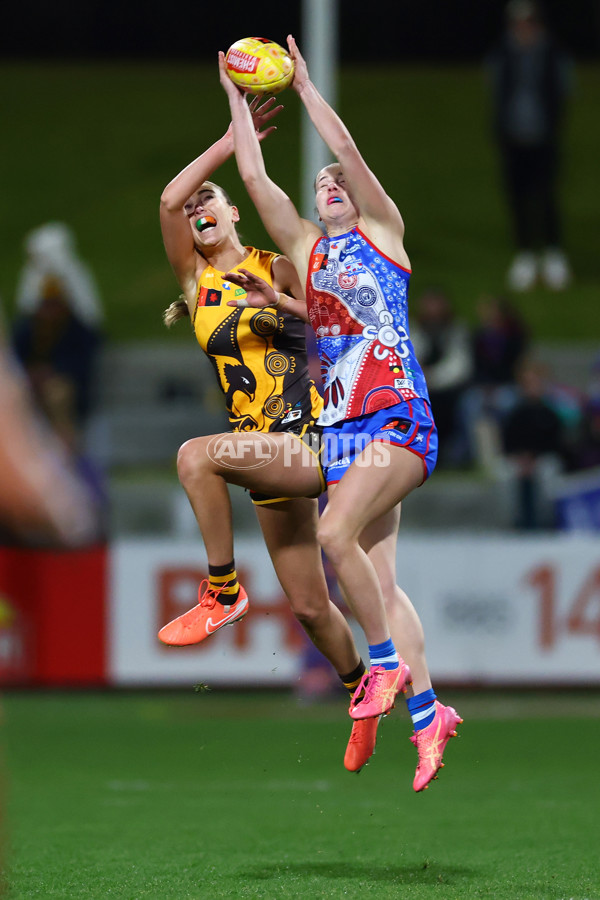 AFLW 2025 Round 03 - Western Bulldogs v Hawthorn - A-62121344