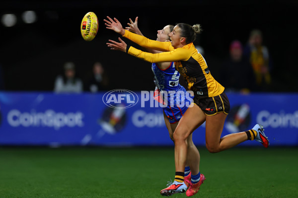 AFLW 2025 Round 03 - Western Bulldogs v Hawthorn - A-62123142