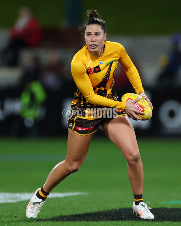 AFLW 2025 Round 03 - Western Bulldogs v Hawthorn - A-62124081