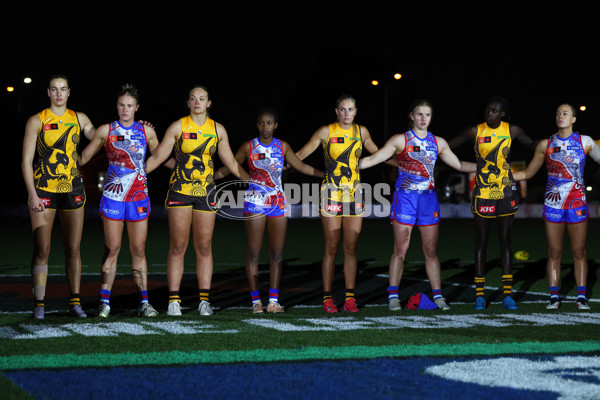AFLW 2025 Round 03 - Western Bulldogs v Hawthorn - A-62126995