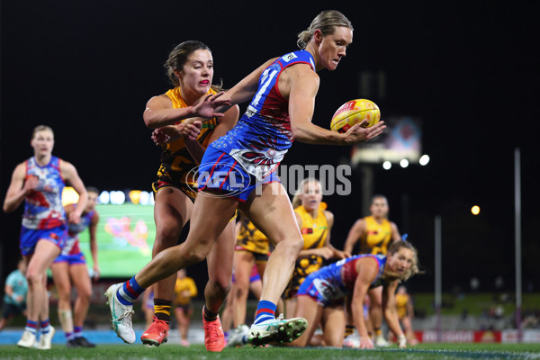 AFLW 2025 Round 03 - Western Bulldogs v Hawthorn - A-62128552