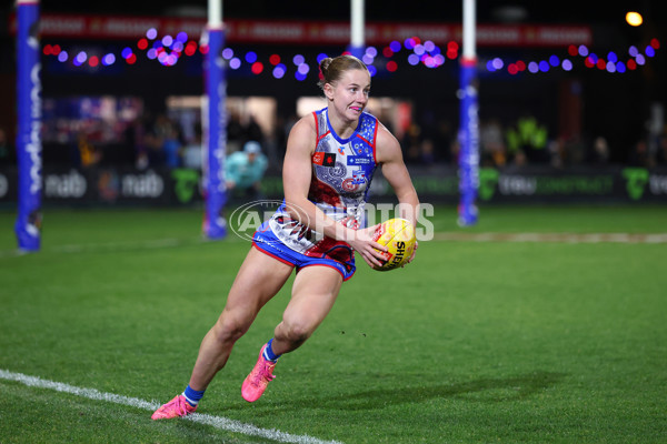 AFLW 2025 Round 03 - Western Bulldogs v Hawthorn - A-62129482