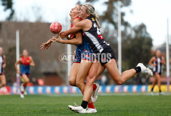 AFLW 2025 Round 03 - Collingwood v Narrm - A-62147297