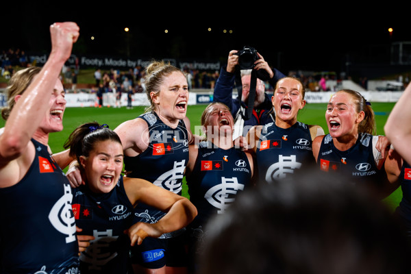AFLW 2025 Round 03 - Brisbane v Carlton - A-62157291