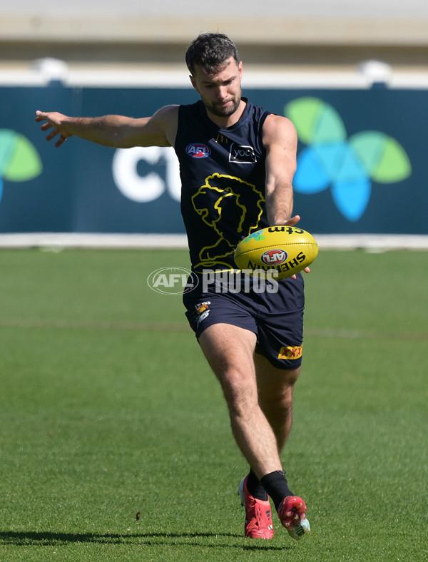 AFL 2025 Training - Brisbane 020925 - A-62167595