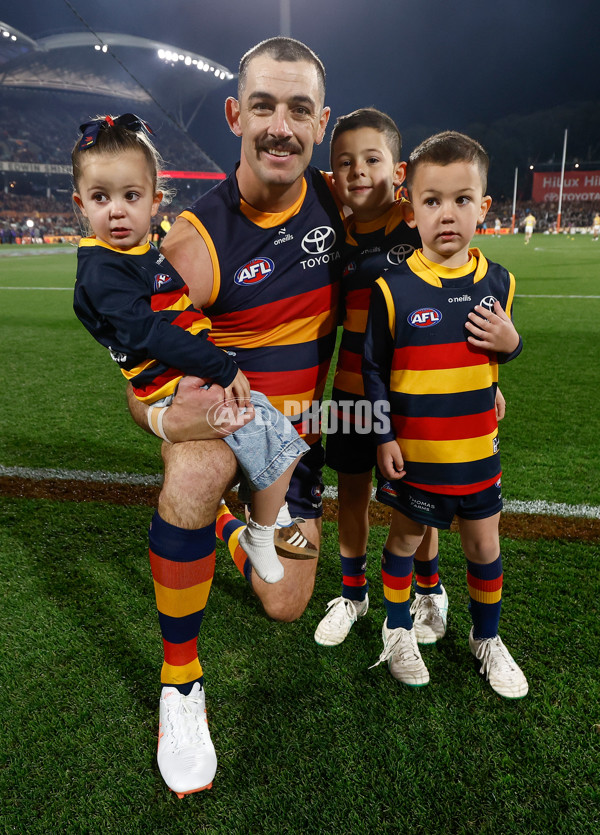 AFL 2025 First Qualifying Final - Adelaide v Collingwood - A-62212829