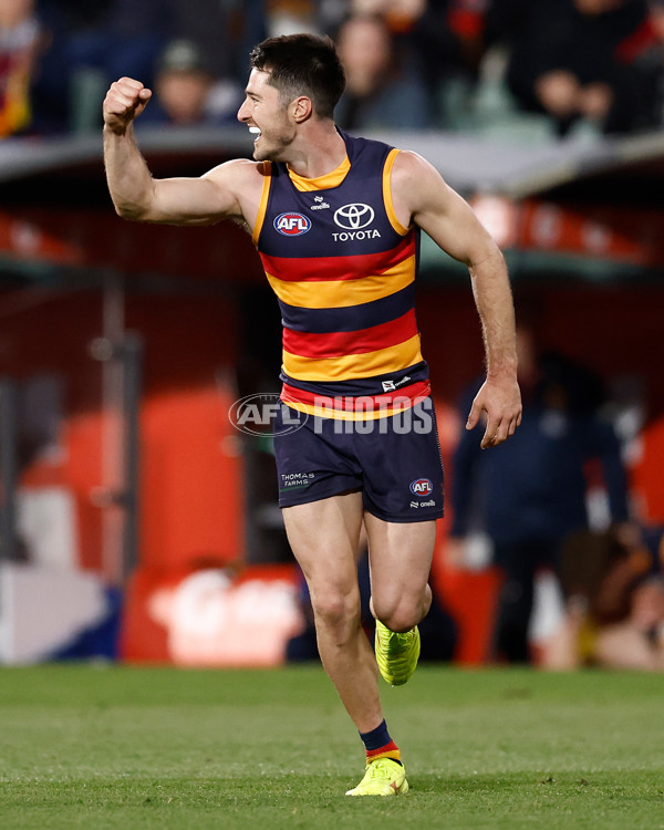 AFL 2025 First Qualifying Final - Adelaide v Collingwood - A-62218331