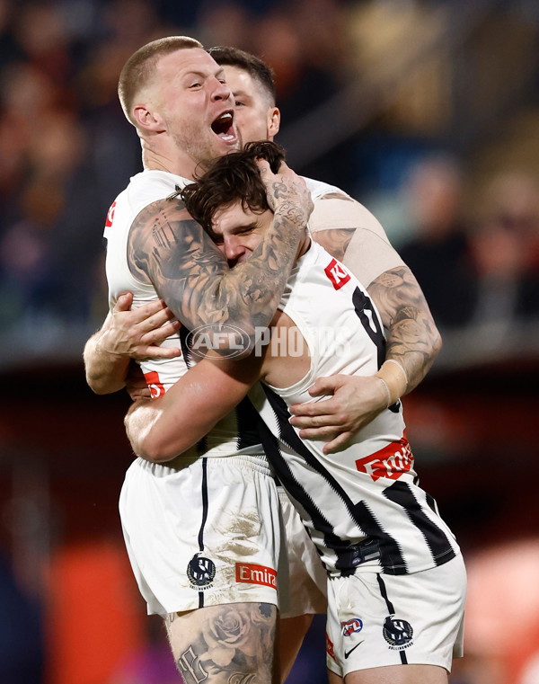 AFL 2025 First Qualifying Final - Adelaide v Collingwood - A-62220760