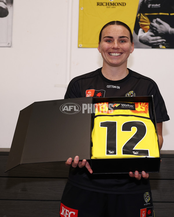 AFLW 2025 Round 04 - Narrm v Richmond - A-62251604