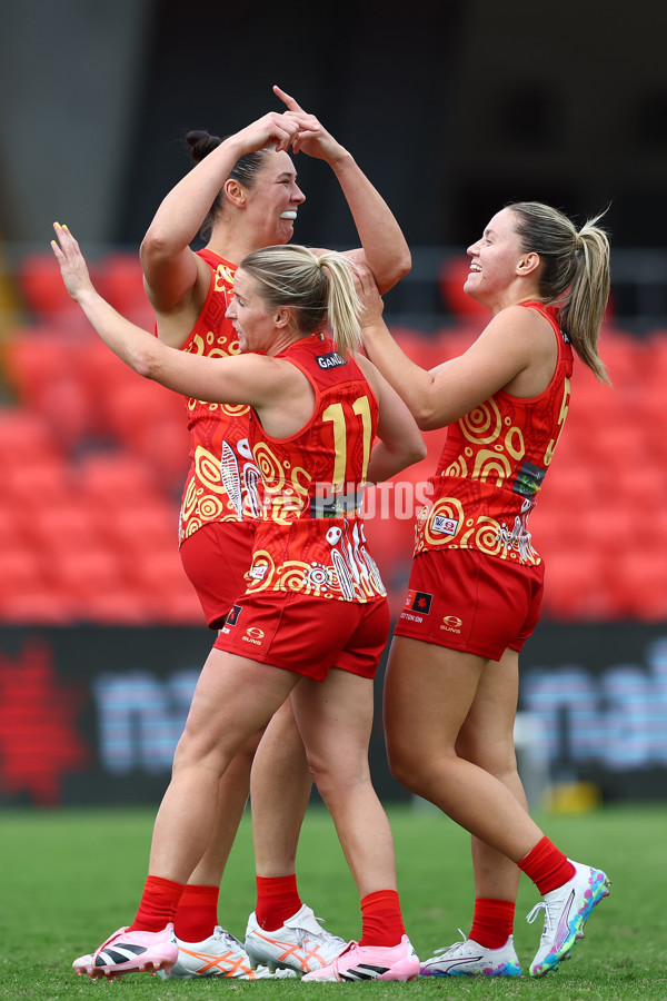 AFLW 2025 Round 04 - Gold Coast v GWS - A-62262533