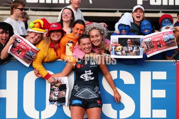 AFLW 2025 Round 04 - Carlton v Western Bulldogs - A-62279017