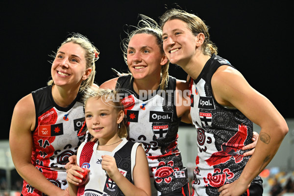 AFLW 2025 Round 04 - Hawthorn v Euro-Yroke - A-62301148