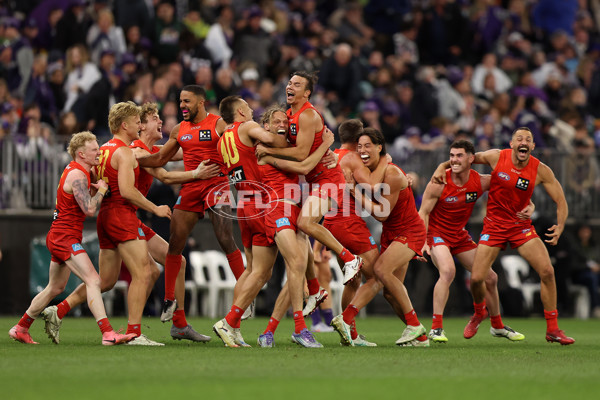 AFL 2025 Second Elimination Final - Fremantle v Gold Coast - A-62306208
