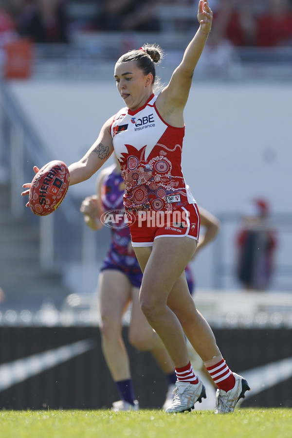AFLW 2025 Round 04 - Sydney v Walyalup - A-62322463