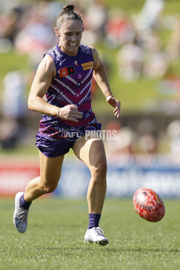 AFLW 2025 Round 04 - Sydney v Walyalup - A-62322523