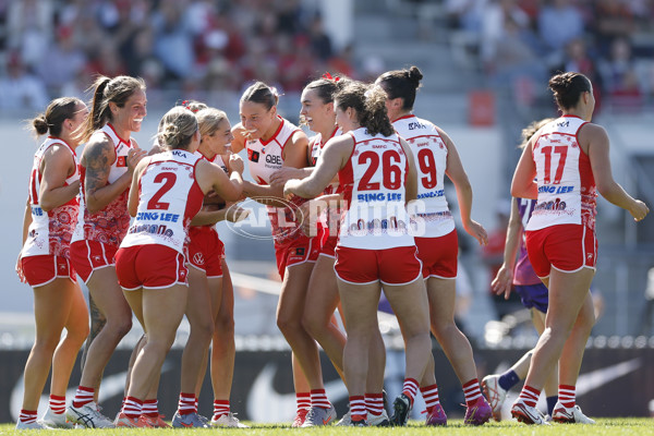 AFLW 2025 Round 04 - Sydney v Walyalup - A-62323187