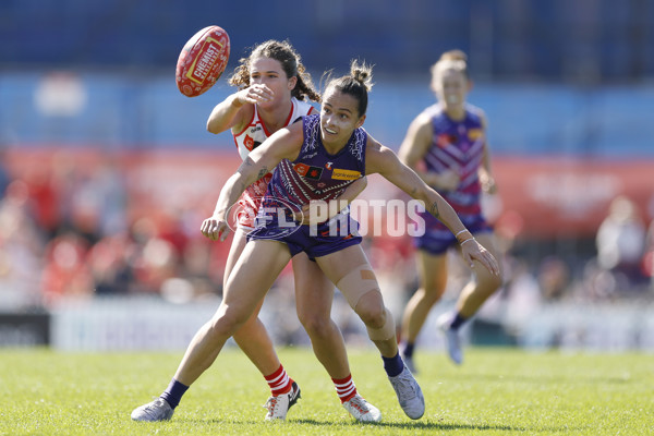 AFLW 2025 Round 04 - Sydney v Walyalup - A-62323192
