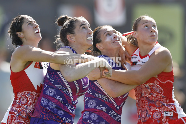 AFLW 2025 Round 04 - Sydney v Walyalup - A-62323195