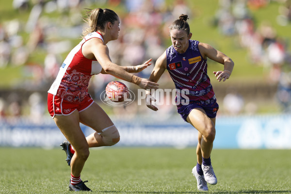 AFLW 2025 Round 04 - Sydney v Walyalup - A-62323231