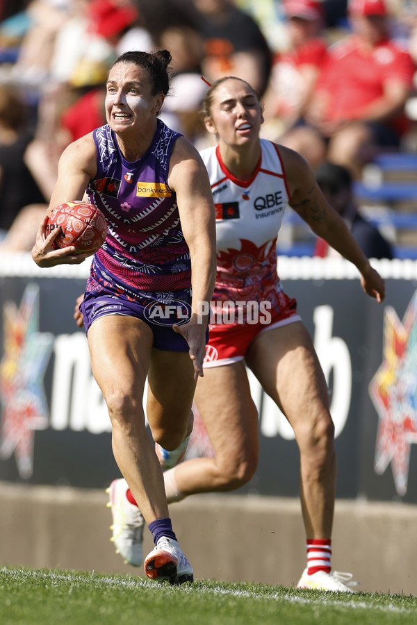 AFLW 2025 Round 04 - Sydney v Walyalup - A-62325705
