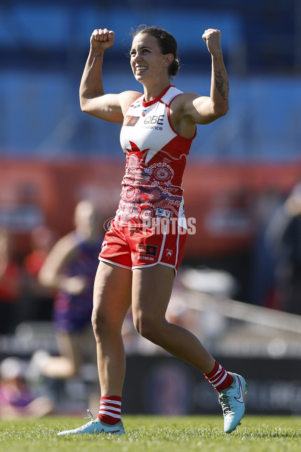 AFLW 2025 Round 04 - Sydney v Walyalup - A-62325986