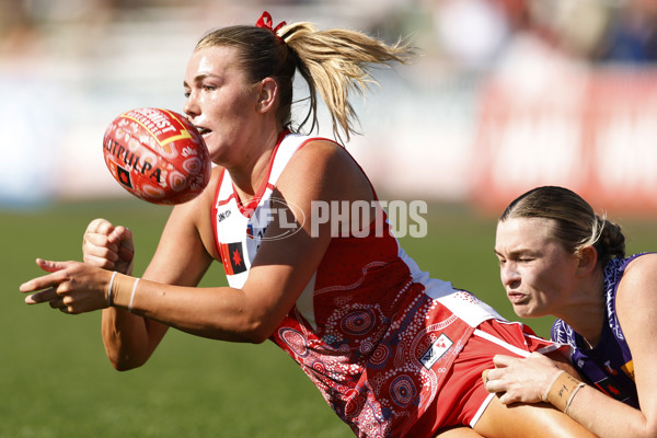 AFLW 2025 Round 04 - Sydney v Walyalup - A-62328883